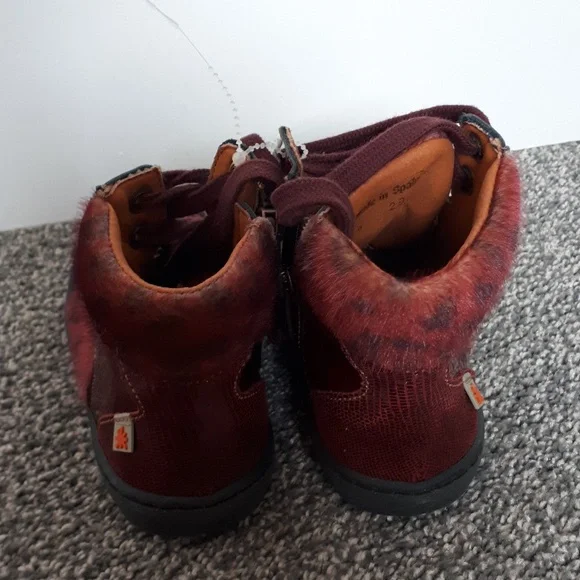 NWT Girl Art Boots - Picture 3 of 4